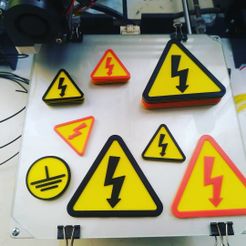 72346939_822777064842102_699808925145910252_n.jpg Fichier STL Panneau "Danger de l'électricité・Modèle à télécharger et à imprimer en 3D