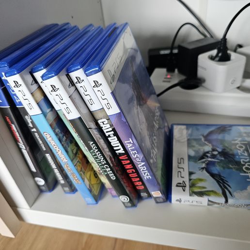 20240202_124456.jpg PS5 game holder