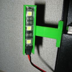 IMG_1058.JPG Free 3D file LED Light Mounting Clip (Anycubic i3 Mega Compatible)・Model to download and 3D print