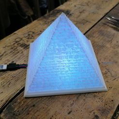 Piramis_09.jpg Pyramid litophane lamp