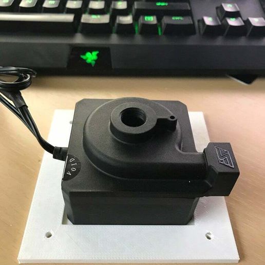 Download free STL file Water cooling pump plate Swiftech MCP50X (Thermaltake Core P3) • 3D print
