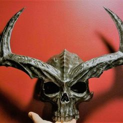 32867821_2161260453889488_6092803733811363840_n_2.jpg Free STL file Surtur crown Spine and mount・3D printer model to download