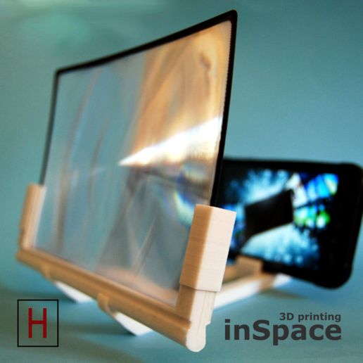 Screen magnifier for smartphones