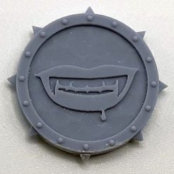 92b5b94e-f95c-45d1-a20c-d0641ee4680a.jpg Free 3D file Blood Bowl Vampire Token (alternate)・Template to download and 3D print
