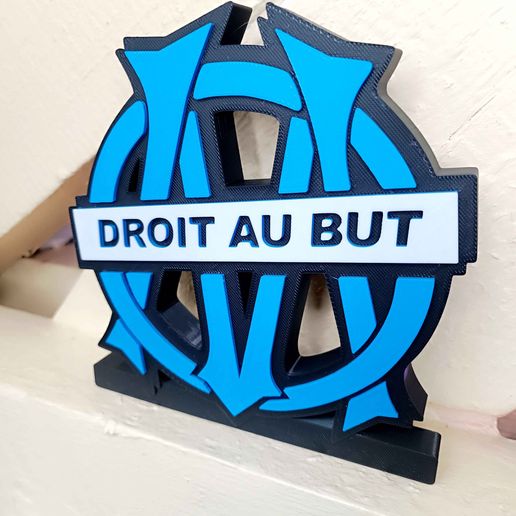 Olympique de Marseille OM "Droit au but" decorative logo - 3D printable model (3MF format) - Football design object for desk, cabinet or shelf - 3D model önizlemesi