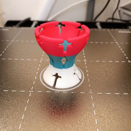 418723284_399798342724104_1307527798125485271_n.jpg Easter egg cup v1