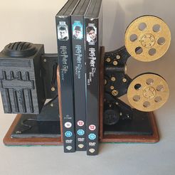 20211202_141004.jpg Free 3D file Vintage Projector Bookends・Model to download and 3D print