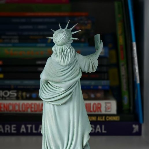 🗿 Lady Liberty , Modern Liberty Statue・ STL File for 3D printing