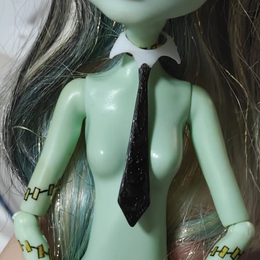 Tie for Beetlejuice Skullector Monster high