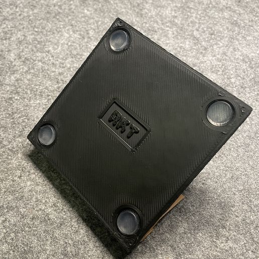 IMG_2809.jpg SCM Phone Stand