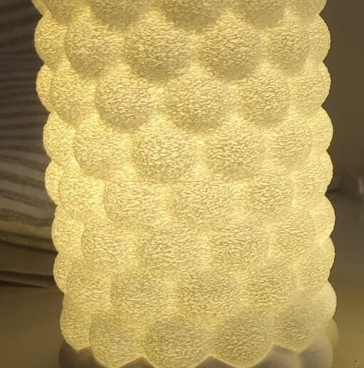 ref-luz-amarilla.jpeg Lamp 1