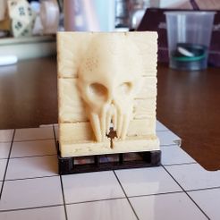 157574666625235846915600126923.jpg Free 3D file S Wall With Skull Crawlway・3D printer design to download