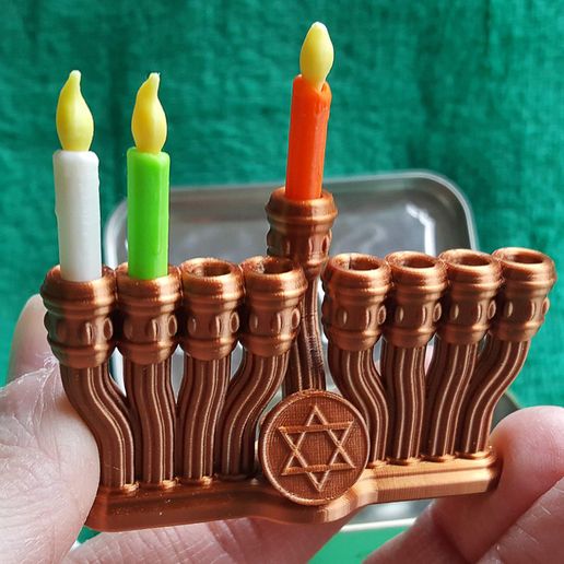 🕎 Micro Pocket Menorah and Toy Candles (Altoids Ready)・Free 3D File for ...