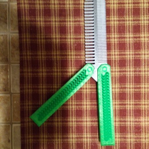 IMG_20180623_112259.jpg Butterfly Knife Comb