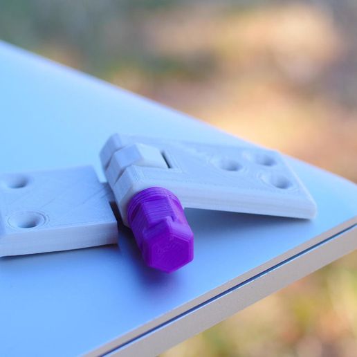 Latch2.JPG Hinge for M5 Screw and Nut