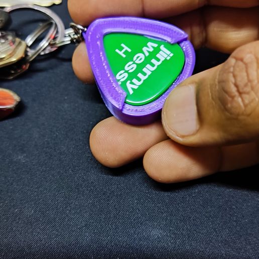 1690262230854.jpg Gitarren-Pick-Halter