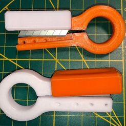 2Sides.jpg Archivo STL gratis Cortador de filamento - multiángulo (90°, 60°, 45°, 30°) - totalmente imprimible - sólo se necesita una cuchilla de 9mm Snap Off・Plan imprimible en 3D para descargar