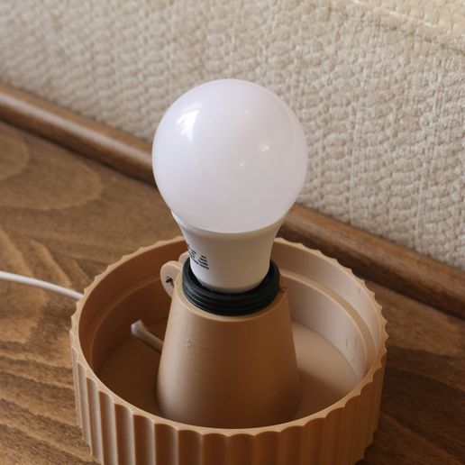 IMG_0026-2.jpg Настольная лампа в стиле минимализма (простая печать)