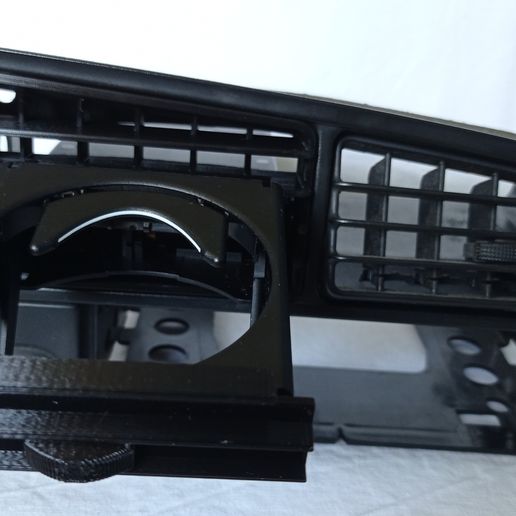 1692971833851.jpg Подстаканник | Golf 3 (MK3) | Автоматическая версия | Центральная консоль - левая сторона