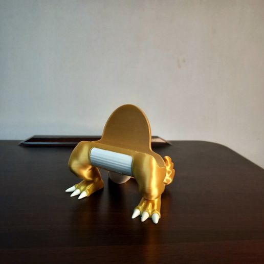 20230120_222907.jpg charizard phone