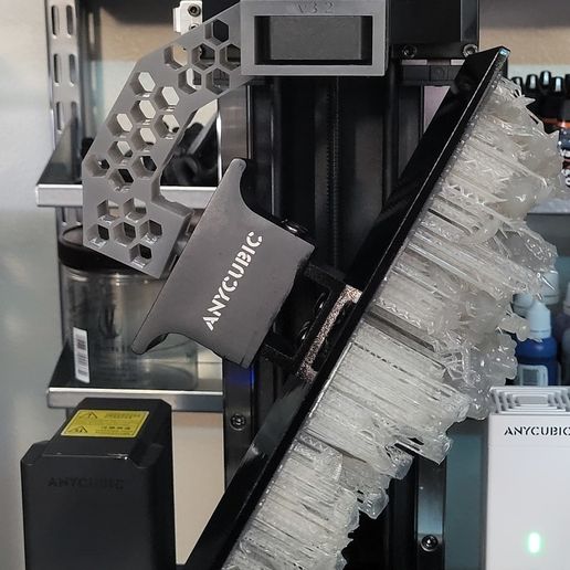 20241002_103736.jpg Кронштейн для слива смолы для Anycubic Photon Mono M7 Pro