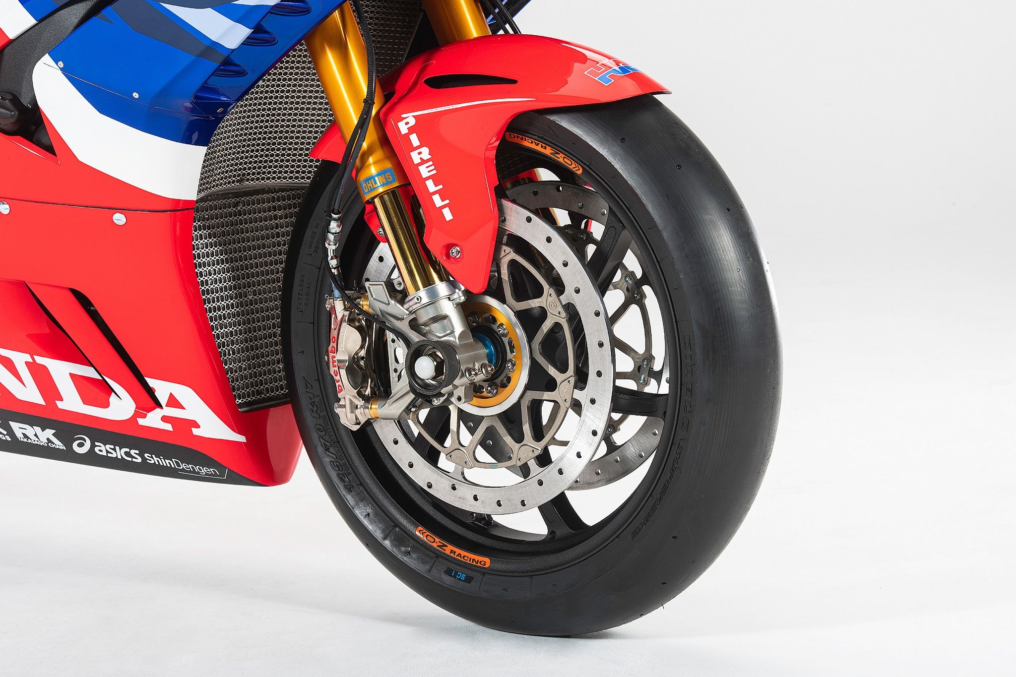Логотип с буквой rr. Honda 1000rr fireblade. Honda 1000rr fireblade. Honda cbr 1000 fireblade. Shinko 180/55zr17 73w 011 jlsb r tl.