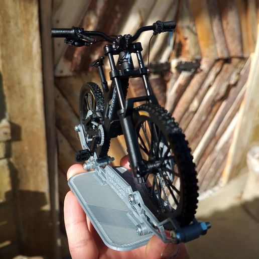 445379884_998996375562354_8811919712026518981_n.jpg Specialized demo 8 2019 Downhill