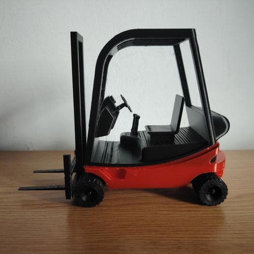 Linde H16 Forklift toy model