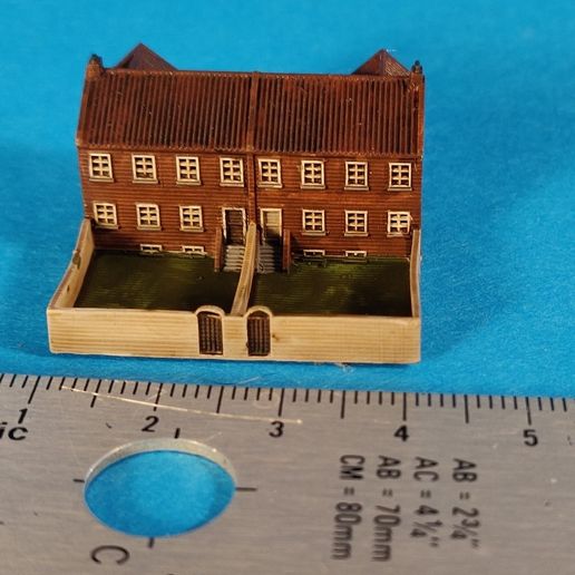 IMG_20240910_101341.jpg terraced houses  - 4 models for small scale wg and t-scale trains
