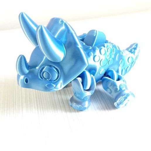 WhatsApp-Image-2023-07-27-at-7.29.03-AM-2.jpeg Dinosaure Triceratops Flexi