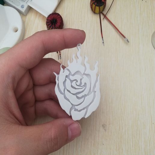 IMG_20191115_124017.jpg Ruby Rose Logo keychain pendant