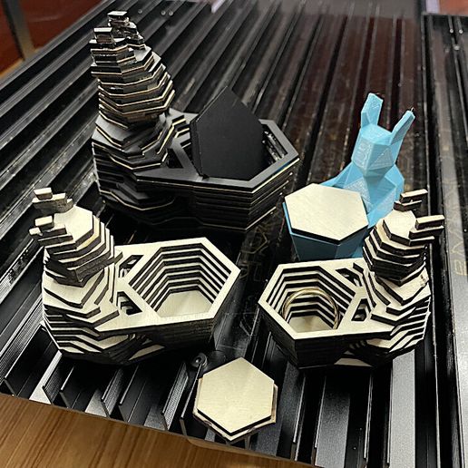 Low-Poly-Art-Bunny-Laser-Cut-and-3D-Printed-Makes.jpg Low Poly Easter Bunny Remix