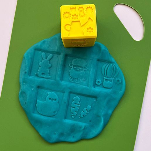 Easter Themed Impression Cube For Sensory Play