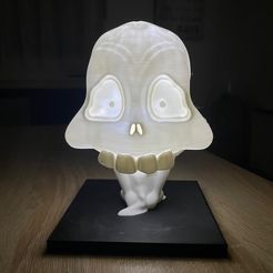 IMG_4260.jpg Archivo STL Lámpara calavera・Objeto de impresión 3D para descargar