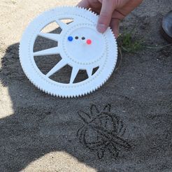 DSC_0768_display_large.JPG Free STL file Sand Spirograph (improved handle)・Object to download and to 3D print