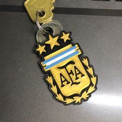 IMG_3471.jpg Fichier STL Porte-clés blason de l'Argentine 3 étoiles・Design pour imprimante 3D à télécharger