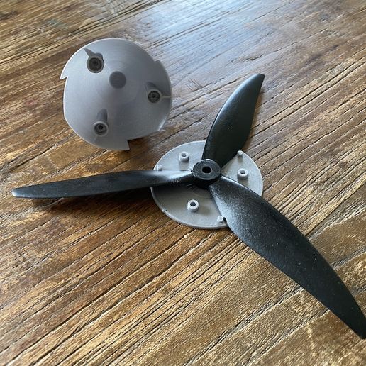 SpinnerOpen.jpg Spinner for drone motor