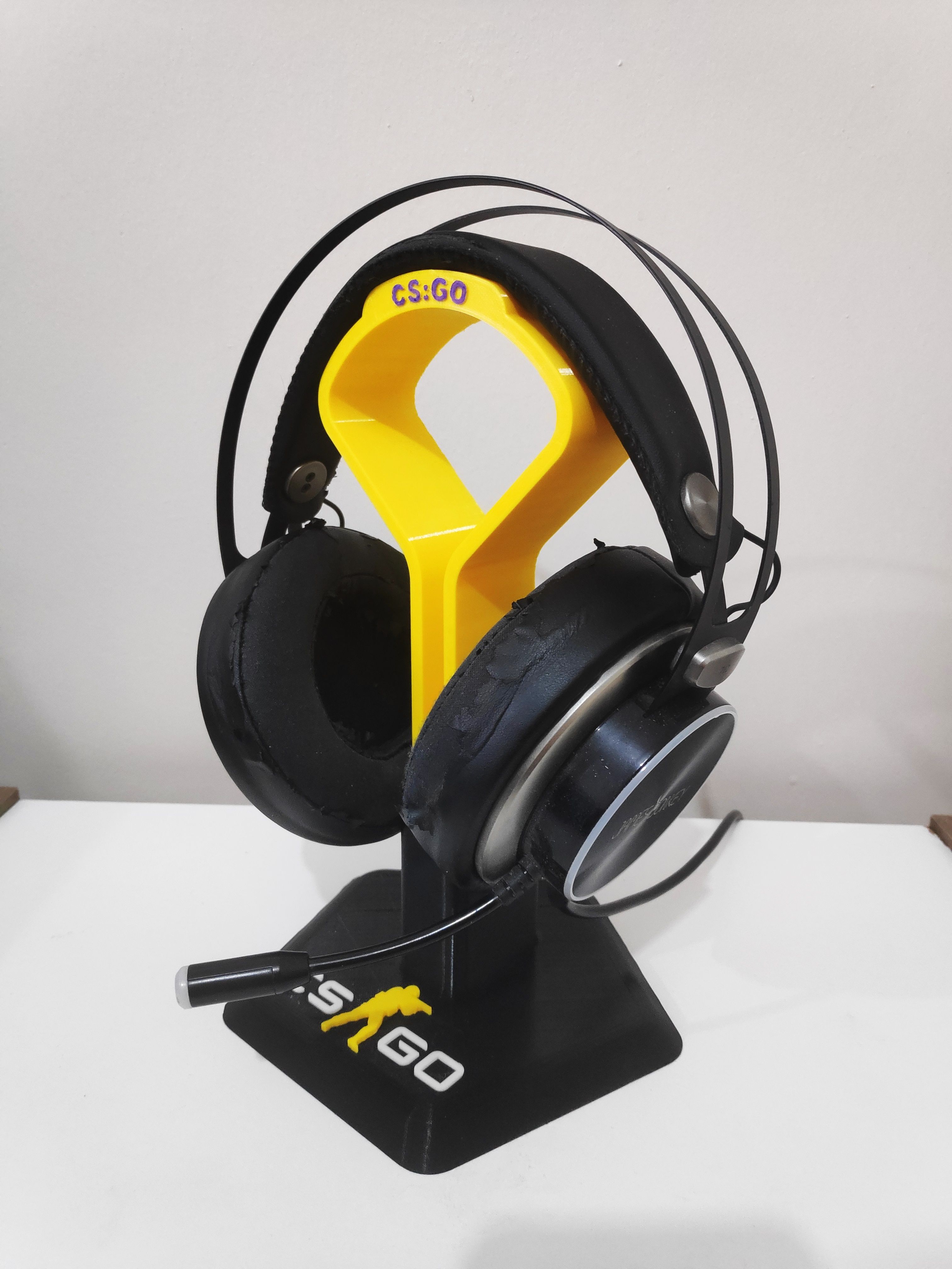 IMG_20220107_100359_1.jpg Download STL file CS:GO Headset Holder • 3D printable object, stabtrimout