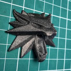 IMG_1621.JPG Free STL file Witcher Wolf School Medallion fridge magnet・3D printer design to download
