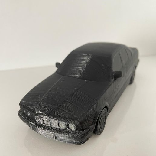 c5380f82-305a-4c28-ad0c-8cf3430c886c.jpeg BMW 5 E34 Modelo Araba/Modelo Coche