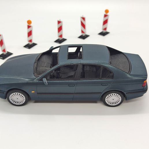 3D file BMW 530 e39 🚗 ・Model to download and 3D print・Cults