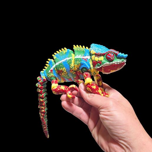 20250319_105230-Photoroom.jpg Panther Chameleon - Articulated Lizard with Tree Stand
