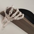 IMG_20241019_121659045.jpg Halloween Bones Hand - shelf support