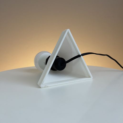 IMG_7302.jpeg Lampe de bureau Triangolo - Sans support - Buse de 1,0 mm - Impression rapide