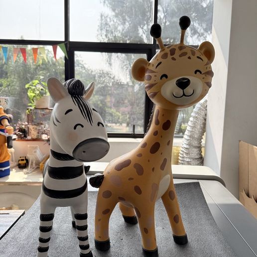 👶 Baby zebra and giraffe safari animals // Baby zebra and giraffe