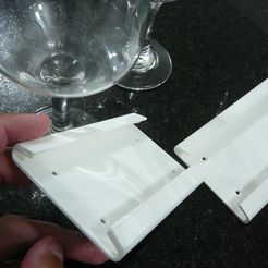 P1090267.JPG Free STL file wine cup holder - Suporte para taças de vinho・Object to download and to 3D print