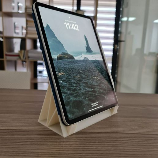 photo_2023-07-28_11-43-32.jpg IPAD PRO HOLDER 11 INCH