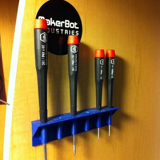 ToolHolderOnWall2_display_large_display_large.jpg Suporte de ferramentas ( OpenSCAD Parametric )