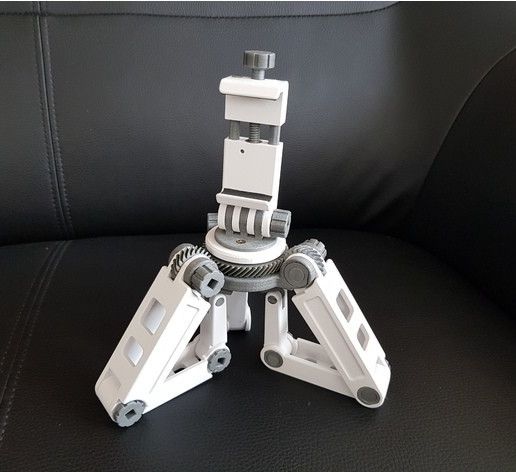 93d320e0fdfe1f4871e3f7a411918ba0_preview_featured.jpg Dreibeiniges Smartphone