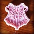 WhatsApp Image 2019-08-07 at 12.38.35.jpeg COOKIE CUTTER CUTTER WITH HOGWARTS HARRY POTTER SEAL